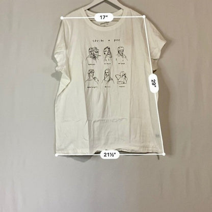 Universal Thread Women’s Strike a Pose Artist Short Sleeve Graphic Tee White NWT