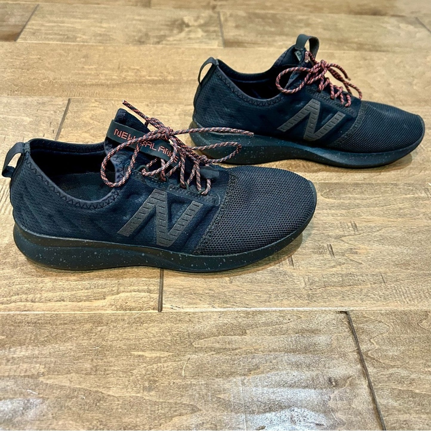 New Balance Women’s FuelCore Coast V4 City Stealth Running Sneakers Black 8 EUC