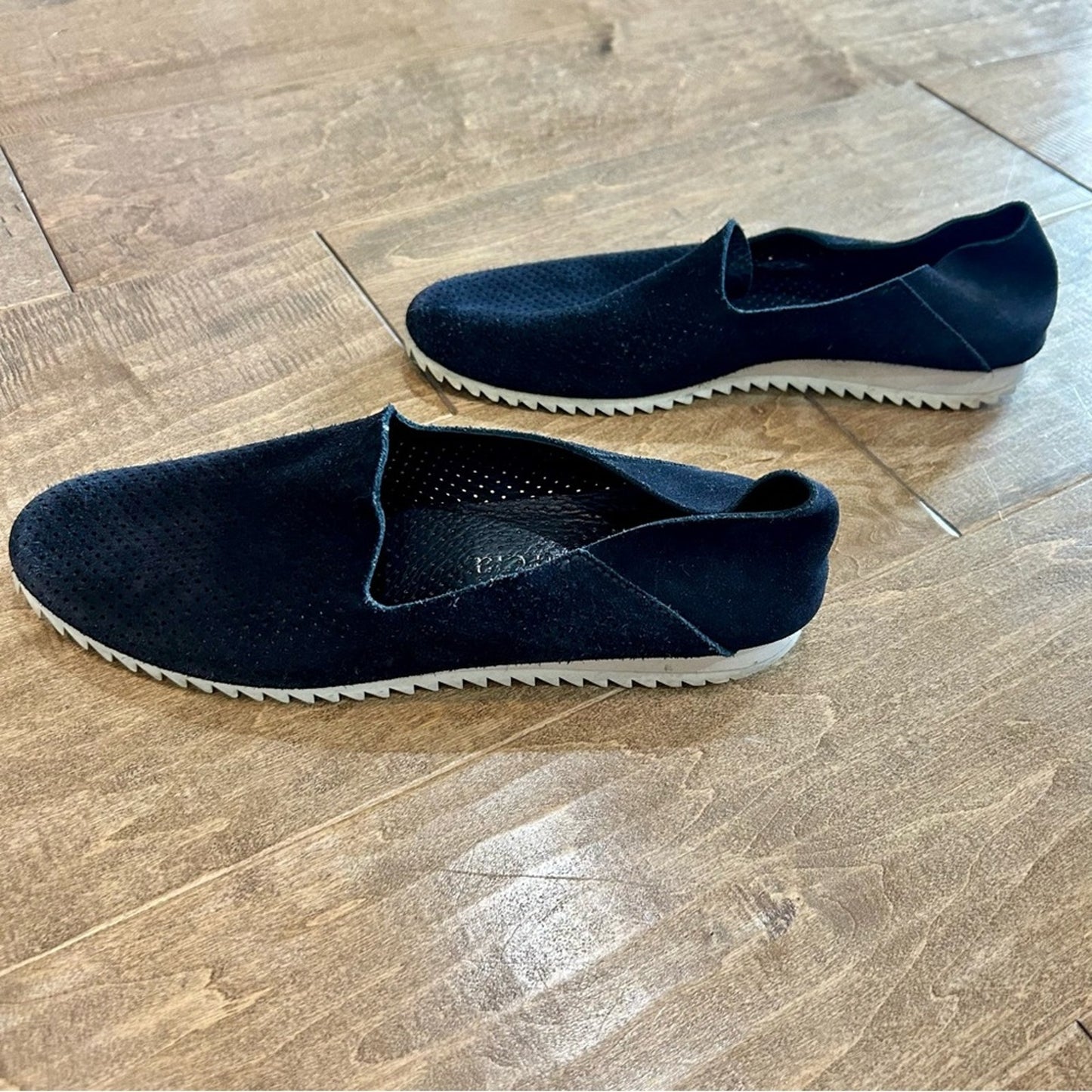 Pedro Garcia Women’s Textured Suede Loafers Black Size 42 Used Spanish Classic