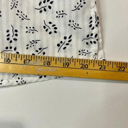 Skies Are Blue Women’s Flutter Sleeve Smocked Blouse White Navy Leaf Print Size Medium EUC