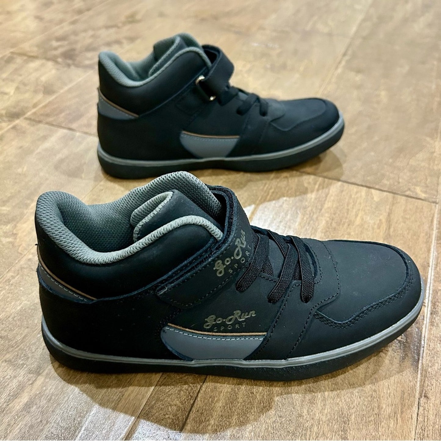 Go Run Sport Women’s Hi Top Sneaker Black Size 7.5 NEW Casual Athletic Sport