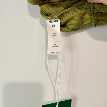 Halara Women’s Sleeveless High Neck Cropped Tank Top Olive Green Size XL NWT Button Detail