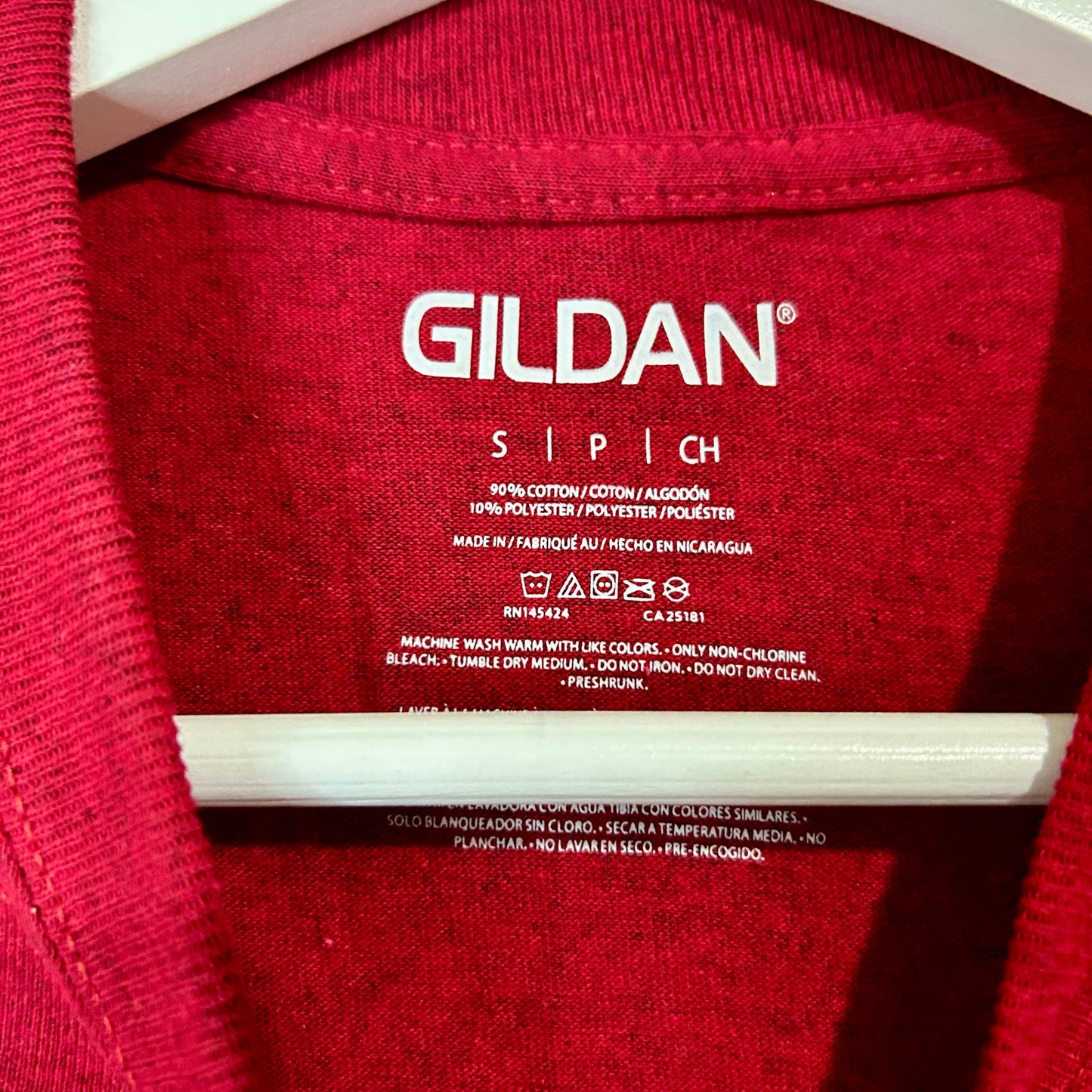 Winnie the Pooh Women's Short Sleeve Graphic T-Shirt Red Size Small EUC Cute