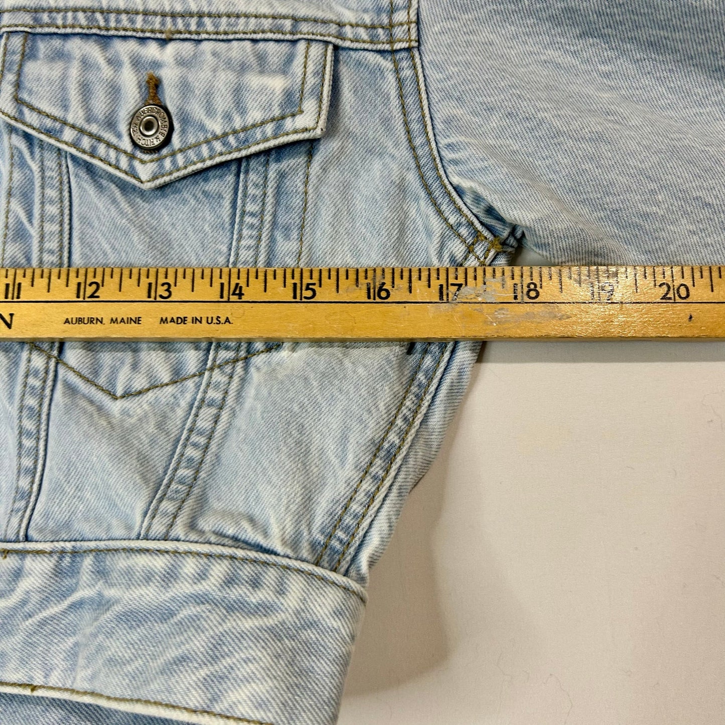 Abercrombie & Fitch Women’s Cropped Denim Jacket Light Blue Size Small NWT Zip Up