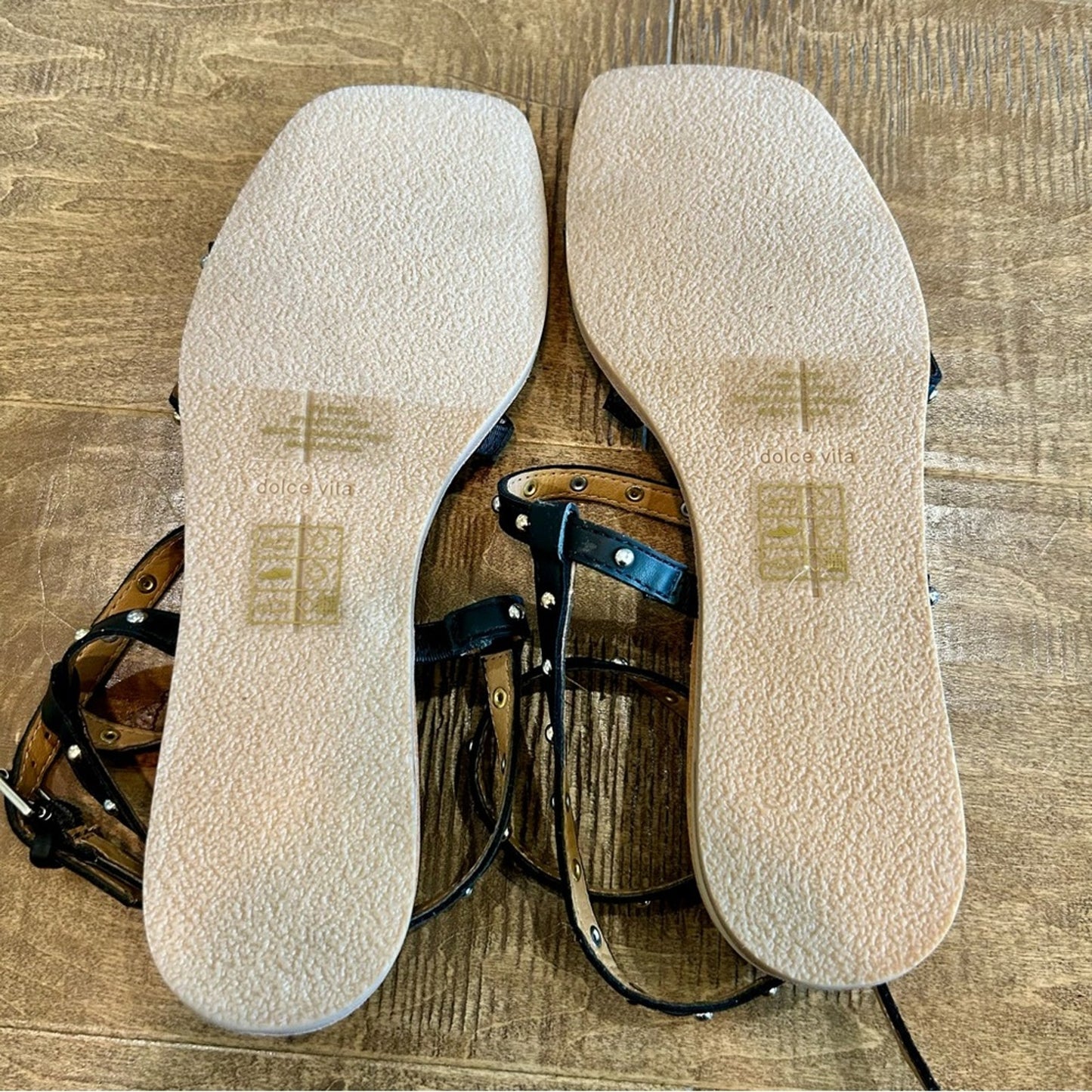 Dolce Vita Women’s Rozie Strappy Studded Sandals Black Size 8 EUC Gladiator