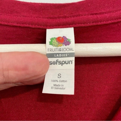 Fruit of the Loom Women’s Short Sleeve V Neck Tee Shirt Maroon NWOT