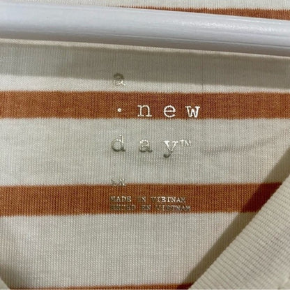 A New Day Women’s Round Neck Ribbed Short Sleeve Tee Brown & White Stripe NWT