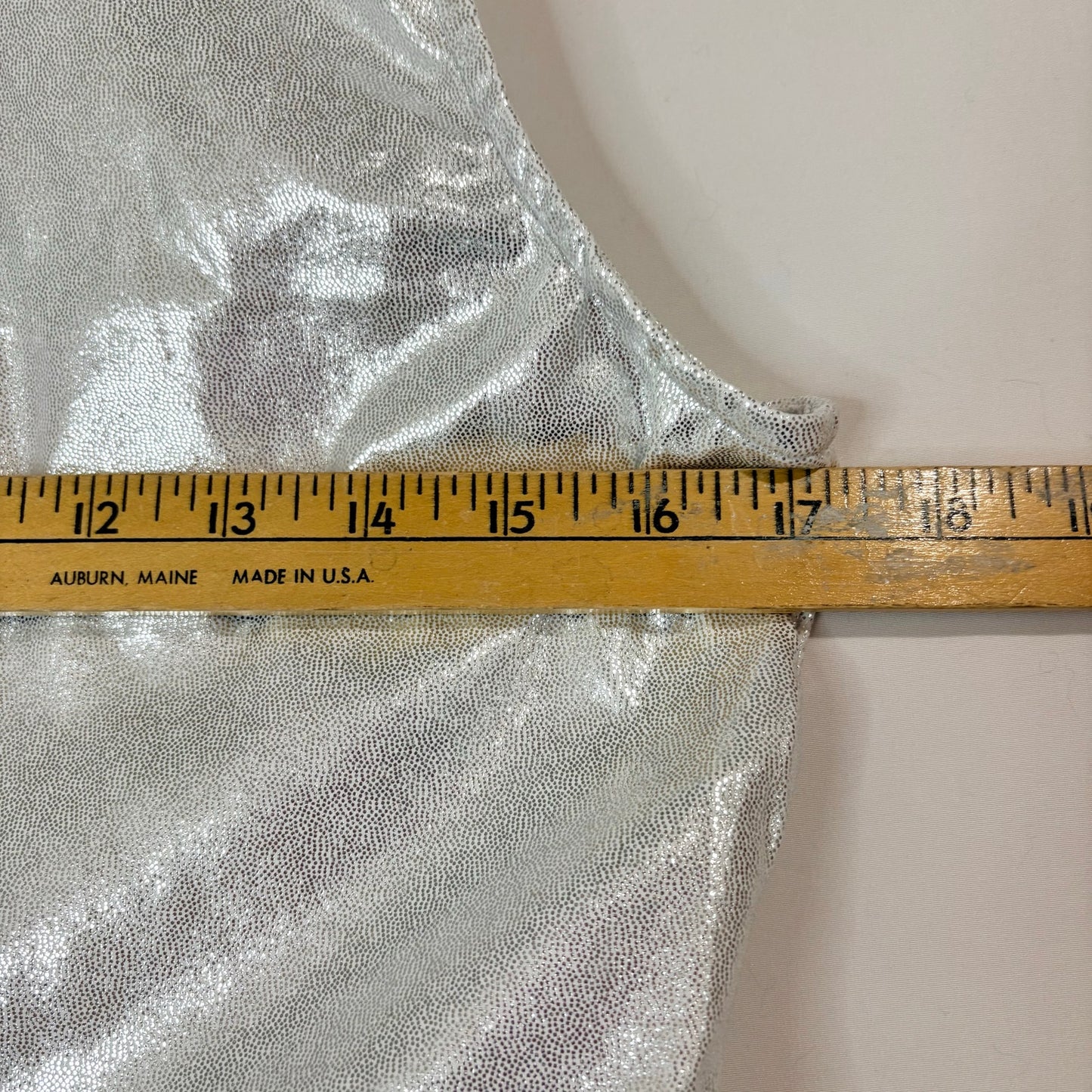 Halara Women’s Shiny Metallic Sleeveless Mockneck Crop Top Silver Size Large NWT